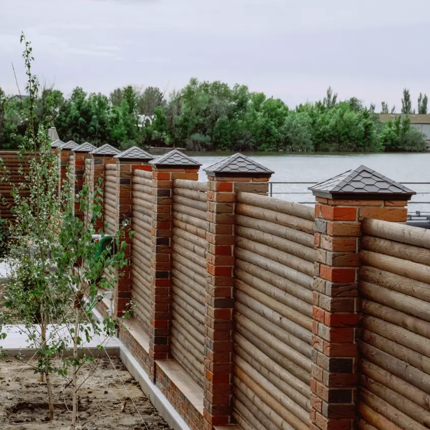 Фото 2 колпак Everest Коричневый для столбов забора